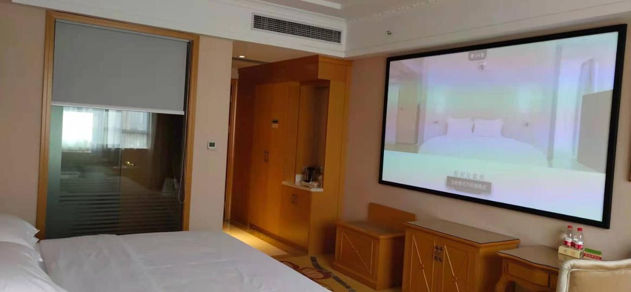 Vienna Hotel Huiyang Sanhe Square ฮุ่ยโจว ภายนอก รูปภาพ