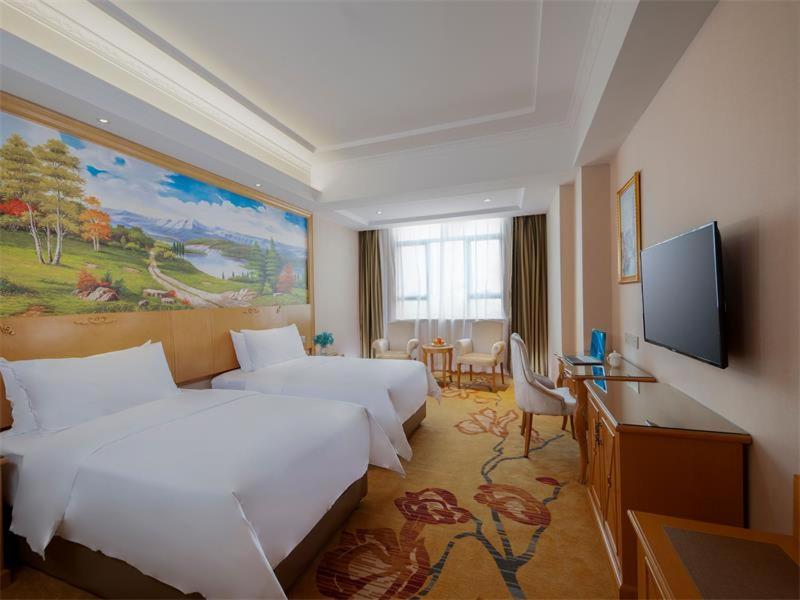 Vienna Hotel Huiyang Sanhe Square ฮุ่ยโจว ภายนอก รูปภาพ